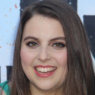 Beanie Feldstein, 30 (Киноактриса)
