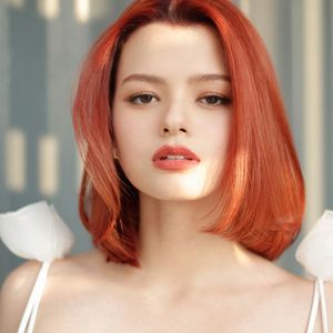 Becky Armstrong, 22 (電視女演員)