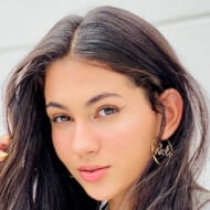 Bela Bagunça, 18 (YouTube Star)