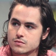 Ben Schnetzer, 35 (电影演员)
