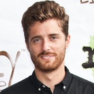 Ben Thornewill, 40 (流行歌手)