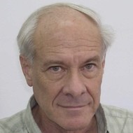 Benjamin Isaac, 80 (老师)