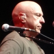 Bernie Leadon, 76 (吉他手)