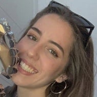 Beth Oliver, 22 (TikTok明星)