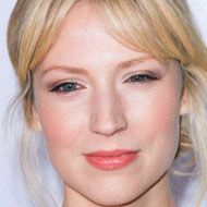 Beth Riesgraf, 45 (電視女演員)