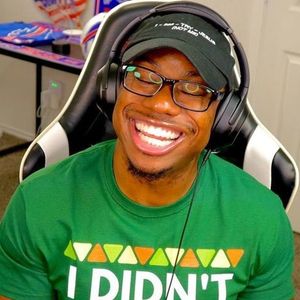 BillyBinges, 32 (YouTube Star)