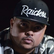 Bizzle, 42 (说唱歌手)