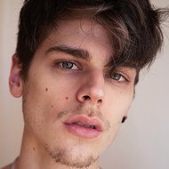 Blu Equis, 29 (Instagram Star)