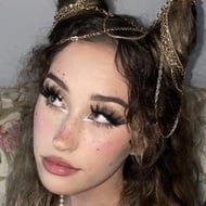 bludnymph, 27 (TikTok明星)