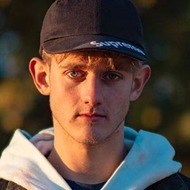 Boazvb, 24 (YouTube Star)