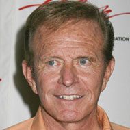 Bob Eubanks, 86 (Ведущий игрового шоу)