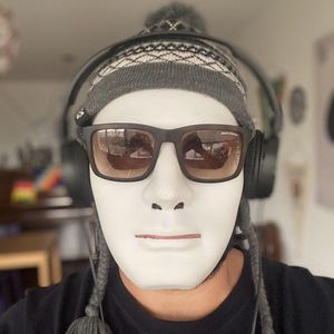 Bolívia Zica, 47 (YouTube Star)