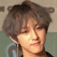 Bong Jaehyun, 25 (Chanteuse pop)