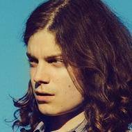 Børns, 32 (流行歌手)