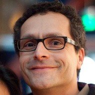Bradley Horowitz, 60 (Giám đốc điều hành)