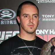 Branden Steineckert, 45 (Le batteur)