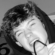 Brandon Nevarez, 23 (TikTok明星)