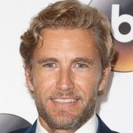 Brett Tucker, 53 (TV Schauspieler)