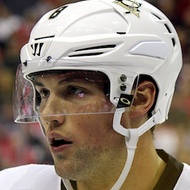 Brian Dumoulin, 32 (Jugador de Hockey)