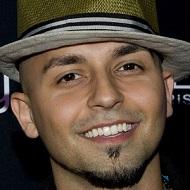 Brian Melo, 43 (流行歌手)