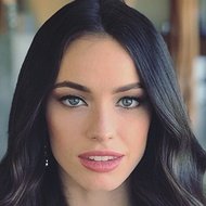 Briley Hale, 31 (模特)