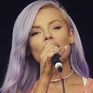 Brooklyn Lammiman, 30 (流行歌手)