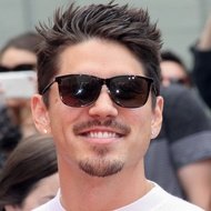 Bryan Tanaka, 42 (Vũ công)