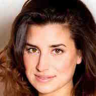 Bryn McAuley, 34 (配音女演員)