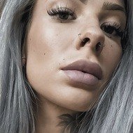 Caity Babs, 32 (Journaliste)