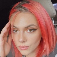 Calysta Bevier, 24 (流行歌手)