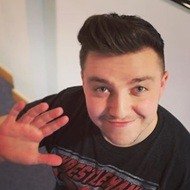 CameramanCarl, 32 (Estrella de Instagram)