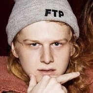 Cameron Haller, 25 (YouTube明星)