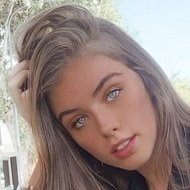 Candela Kolo, 21 (Instagram明星)