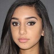 Canela Trigueros, 26 (Estrelas do YouTube)