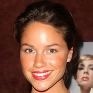 Cara Zavaleta, 43 (模特)