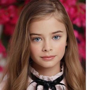 Carina Battrick, 13 (电视女演员)