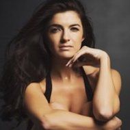 Carleigh Bettiol, 39 (Attrice di scena)