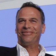 Carlos Lozano, 62 (Presentadore de Programas de TV)