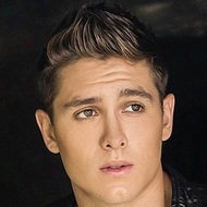 Carlos Unger, 29 (Поп-певец)