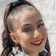 Carly Cowart, 21 (Instagram明星)