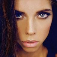 Caroline Roxy, 34 (Blogger)