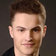 Carson Pound, 23 (Diễn viên truyền hình)