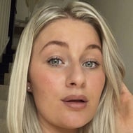 Carys Whittaker, 27 (Estrella de YouTube)