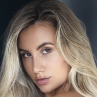 Cassandra Hendon, 29 (Estrella de Instagram)