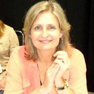 Cathy Weseluck, 55 (配音女演员)