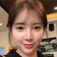 Chae-kyung Yoon, 27 (Pop Singer)