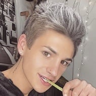 Charlie Frankk, 28 (Estrella de TikTok)