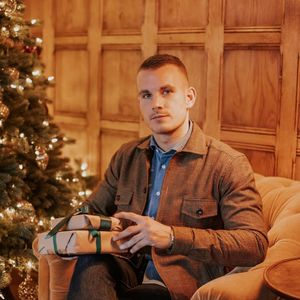 Charlie Irons, 33 (Blogger)