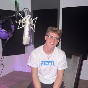 charlieonnafriday, 21 (说唱歌手)