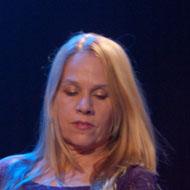 Charlotte Caffey, 70 (吉他手)